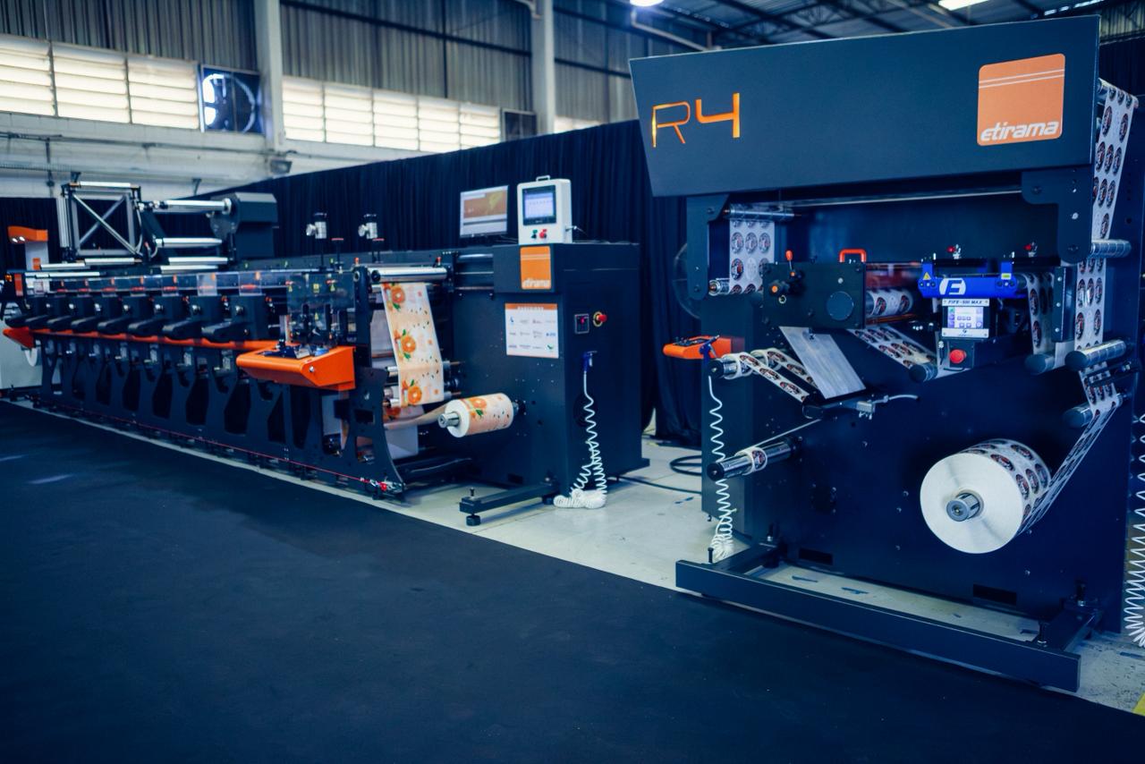 Etirama realiza open house focado em novidades e soluções para o mercado de flexografia