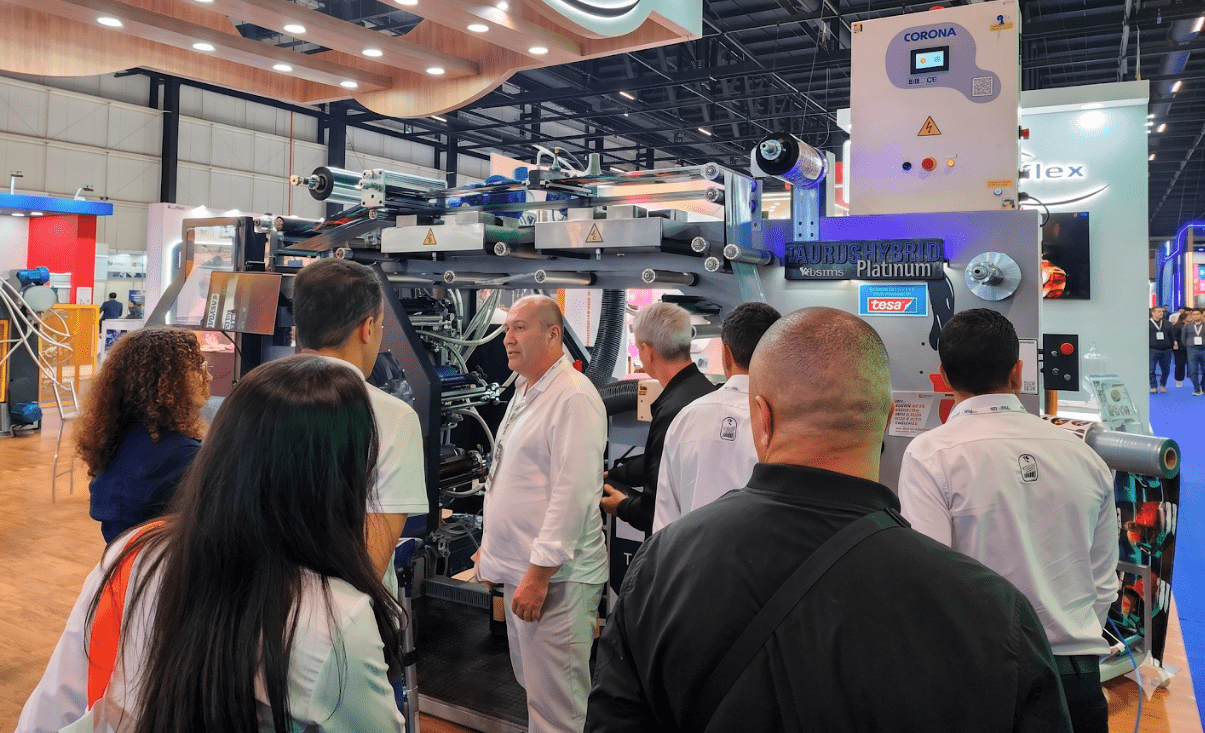 Reinaflex amplia linha de equipamentos e lança Taurus Hybrid Platinum na Flexo & Labels Expo 2026